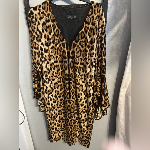 VF Show Women’s Leopard Dress - Picture 1 of 4